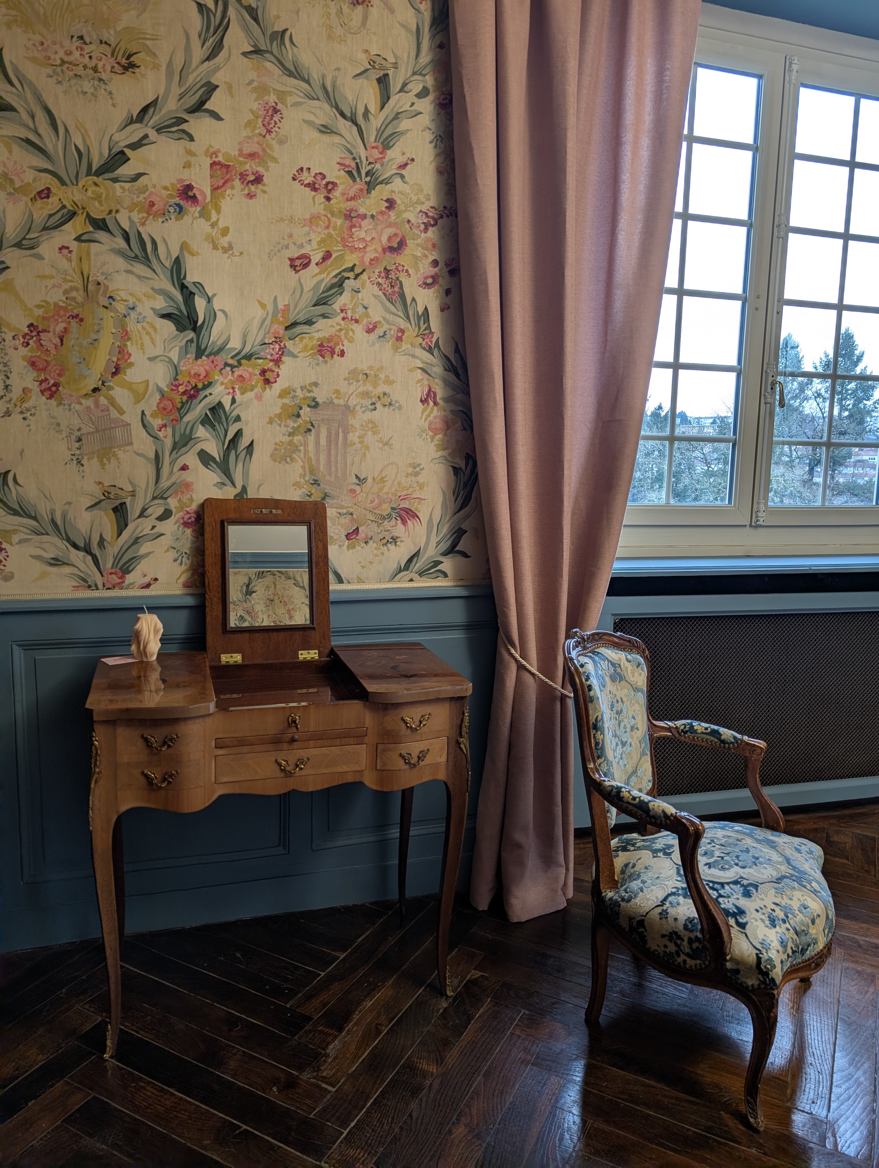 <img alt="" src="/user/pages/03.chambres/10.chambre-1/chambre_2.jpg?name" />